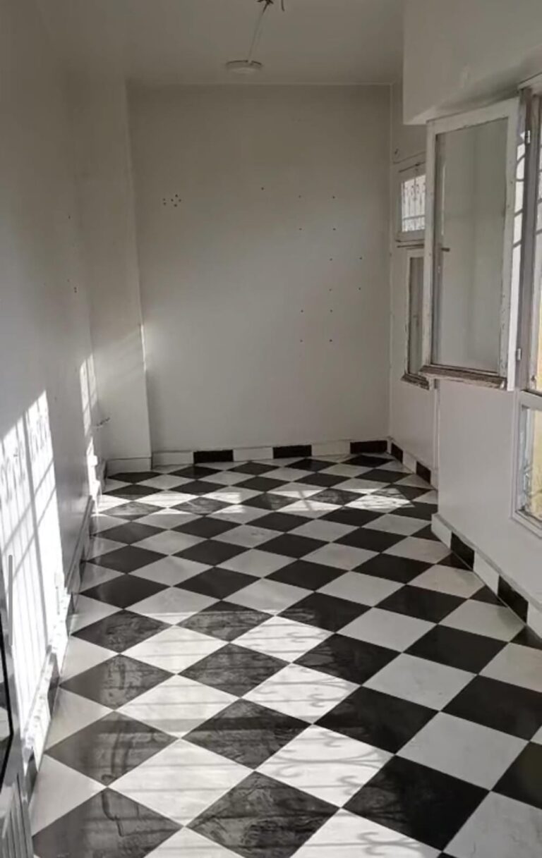 Local commercial de 13m² à Salé
